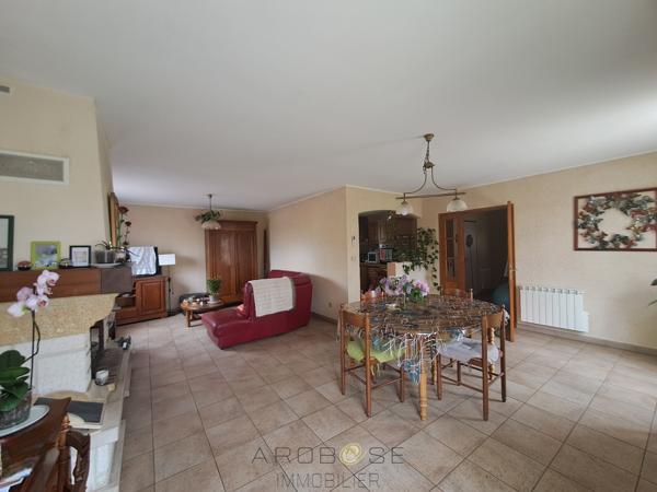 Maison familiale avec grand jardin, garage et cellier/atelier – Cadre paisible à la campagne