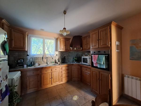Maison familiale avec grand jardin, garage et cellier/atelier – Cadre paisible à la campagne
