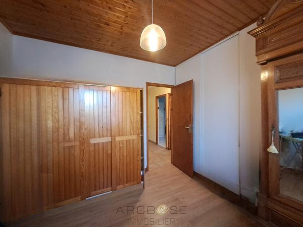 Maison familiale avec grand jardin, garage et cellier/atelier – Cadre paisible à la campagne