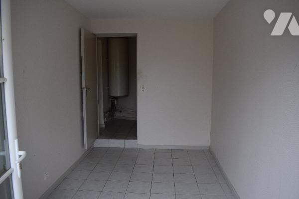 Maison de plain pied située à Longré