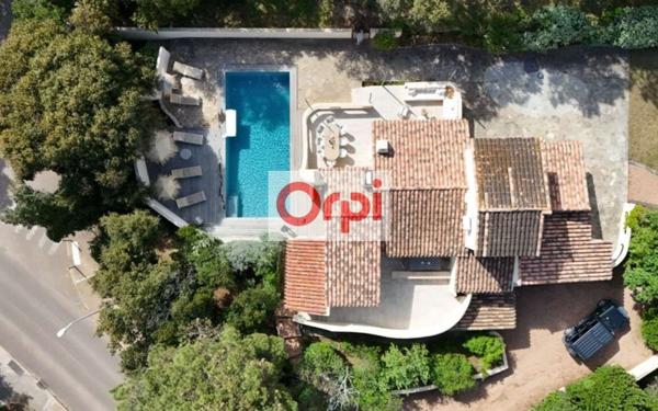 Maison à vendre    5 pièces •  Porto-Vecchio