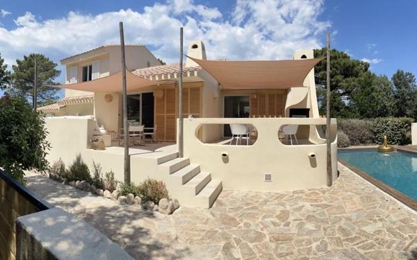 Maison à vendre    5 pièces •  Porto-Vecchio