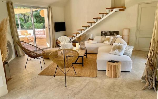 Maison à vendre    5 pièces •  Porto-Vecchio