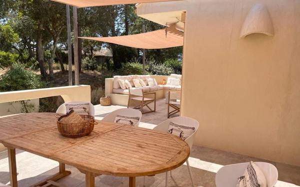 Maison à vendre    5 pièces •  Porto-Vecchio