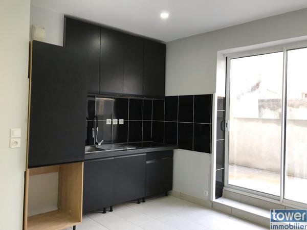 Appartement
                                                                                                                                                                                                                                                                                                                        4 pièce(s)                                                                                                                                                                                                          3 chambre(s)                                                                                                                                                                                                          95  m²