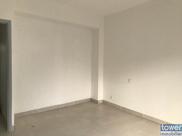Appartement
                                                                                                                                                                                                                                                                                                                        4 pièce(s)                                                                                                                                                                                                          3 chambre(s)                                                                                                                                                                                                          95  m²