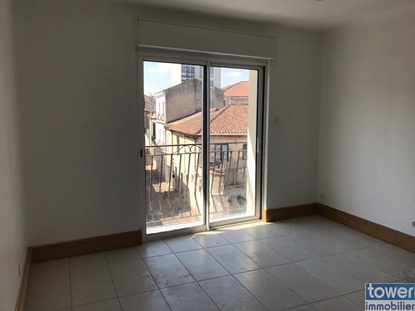 Appartement
                                                                                                                                                                                                                                                                                                                        4 pièce(s)                                                                                                                                                                                                          3 chambre(s)                                                                                                                                                                                                          95  m²