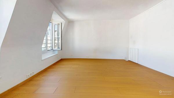 Appartement au cinquième étage