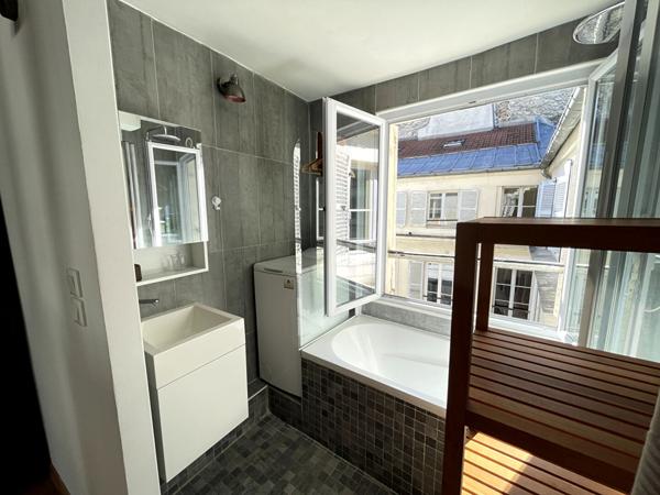 Appartement au cinquième étage