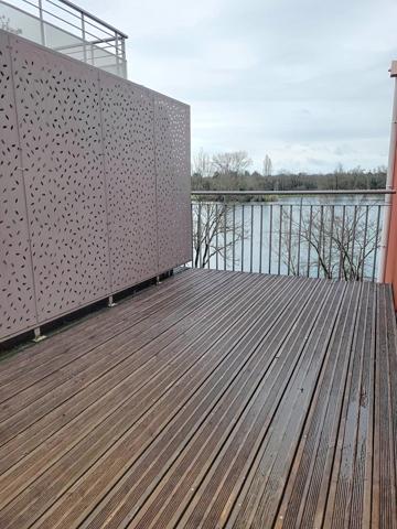 Appartement de type 3 avec terrasse et place de parking Bègles face au lac