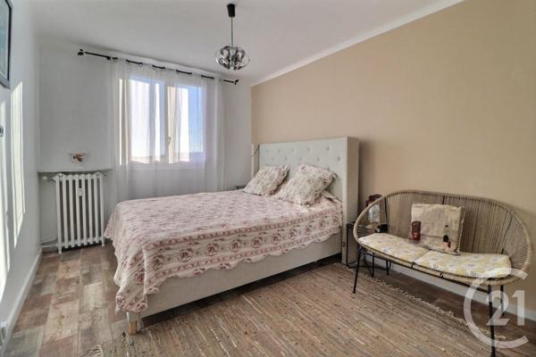 Appartement T4 à vendre  4 pièces - 64 m2 FREJUS - 83