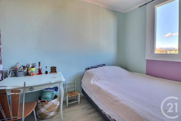 Appartement T4 à vendre  4 pièces - 64 m2 FREJUS - 83