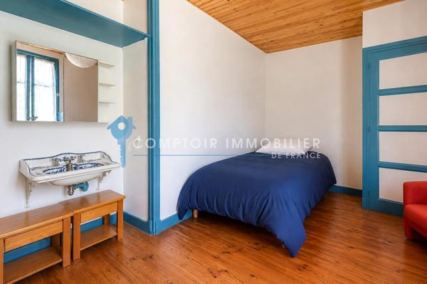 Maison
                                                                                                                                                                                                                                                                                                                        9 pièce(s)                                                                                                                                                                                                          5 chambre(s)                                                                                                                                                                                                          220.41  m²