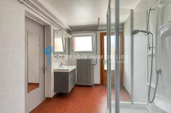 Maison
                                                                                                                                                                                                                                                                                                                        9 pièce(s)                                                                                                                                                                                                          5 chambre(s)                                                                                                                                                                                                          220.41  m²