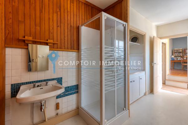 Maison
                                                                                                                                                                                                                                                                                                                        9 pièce(s)                                                                                                                                                                                                          5 chambre(s)                                                                                                                                                                                                          220.41  m²
