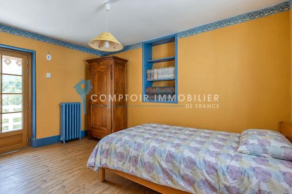 Maison
                                                                                                                                                                                                                                                                                                                        9 pièce(s)                                                                                                                                                                                                          5 chambre(s)                                                                                                                                                                                                          220.41  m²