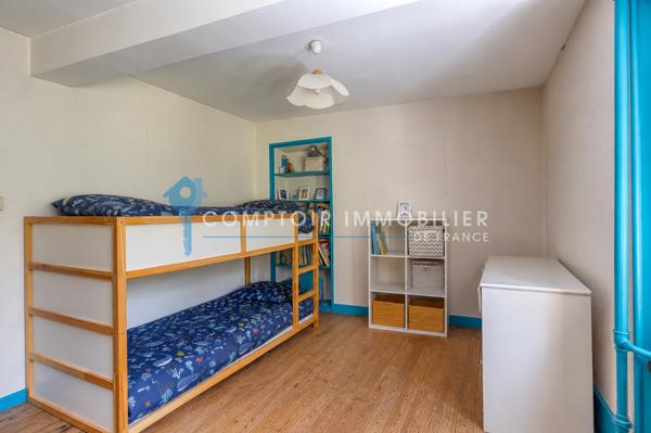 Maison
                                                                                                                                                                                                                                                                                                                        9 pièce(s)                                                                                                                                                                                                          5 chambre(s)                                                                                                                                                                                                          220.41  m²