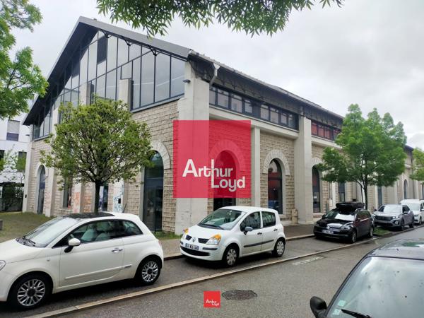 Bureaux à vendre ou à louer à Grenoble espace lumineux quartier Bouchayer Viallet