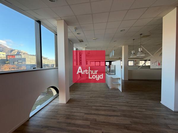 Bureaux à vendre ou à louer à Grenoble espace lumineux quartier Bouchayer Viallet