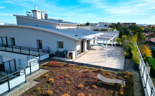 Appartement à vendre    2 pièces •  Bron