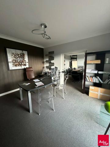 CHATEAUBOURG - BUREAUX A LOUER - 131 M²