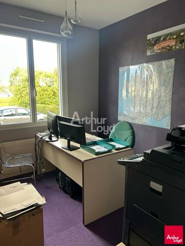 CHATEAUBOURG - BUREAUX A LOUER - 131 M²
