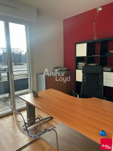 CHATEAUBOURG - BUREAUX A LOUER - 131 M²