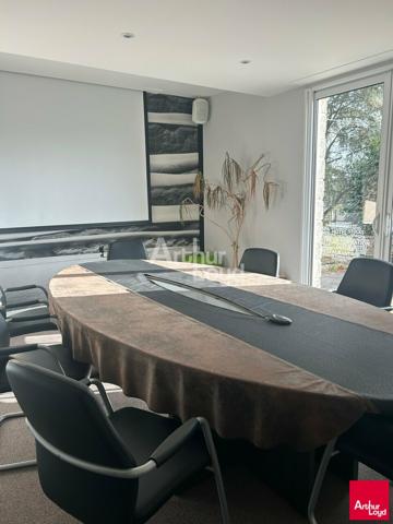 CHATEAUBOURG - BUREAUX A LOUER - 131 M²