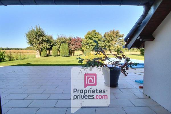 1h de PARIS - A VENDRE MAGNIFIQUE LONGERE à COLOMBAGES de 200 m2 environ, PISCINE, TERRAIN 2300 m2