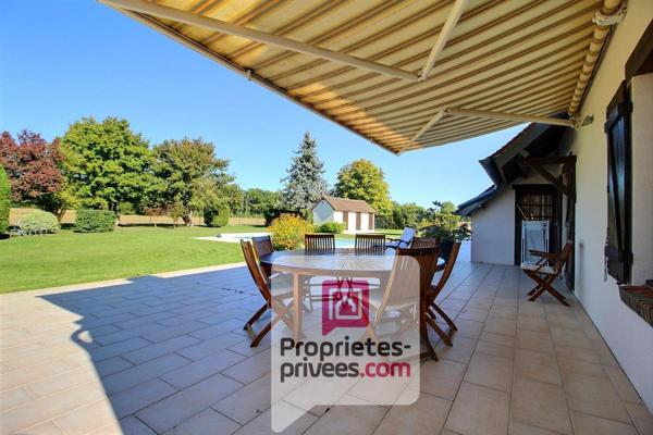 1h de PARIS - A VENDRE MAGNIFIQUE LONGERE à COLOMBAGES de 200 m2 environ, PISCINE, TERRAIN 2300 m2