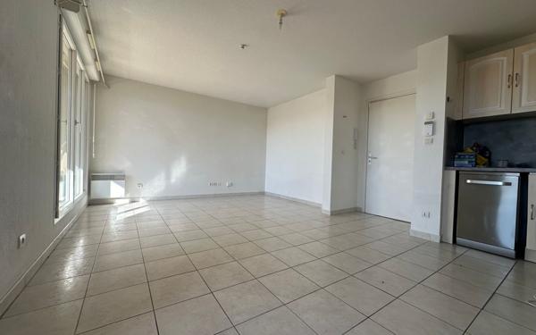 Appartement à vendre    2 pièces •  Istres