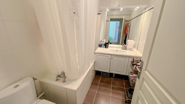 Garches (92380) Investissement, Garches mairie, T2 de 38m2 avec parking, loué