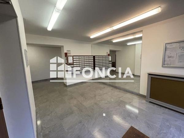 Location Studio 30.78 m² - 23 CHEMIN DESVALLIERES Ville D'avray 92410