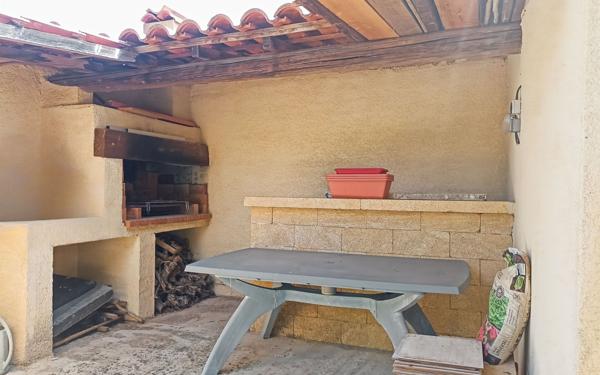 Maison à vendre    5 pièces •  Uzès