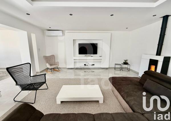 Maison d’architecte 7 pièces de 232 m² à Flassans-sur-Issole (83340)