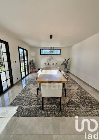 Maison d’architecte 7 pièces de 232 m² à Flassans-sur-Issole (83340)