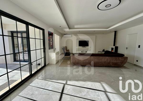 Maison d’architecte 7 pièces de 232 m² à Flassans-sur-Issole (83340)