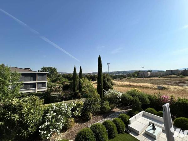 Appartement de standing, résidence récente