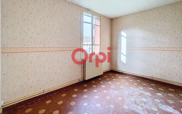 Maison à vendre    8 pièces •  Commentry