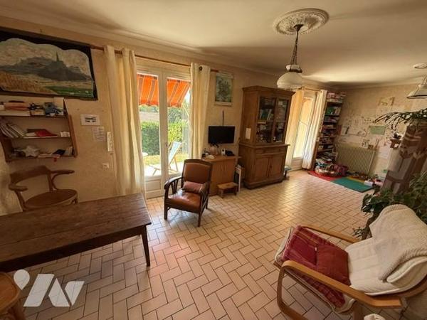 BERNAY MAISON PLAIN-PIED SUR SOUS SOL PROCHE TOUTES COMMODITES