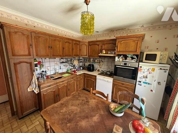BERNAY MAISON PLAIN-PIED SUR SOUS SOL PROCHE TOUTES COMMODITES