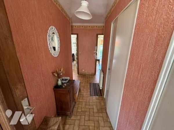 BERNAY MAISON PLAIN-PIED SUR SOUS SOL PROCHE TOUTES COMMODITES