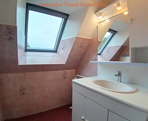 Maison de 115 m2 sur terrain de plus 3200 m2 avec hangar et ruisseau sur Pluméliau