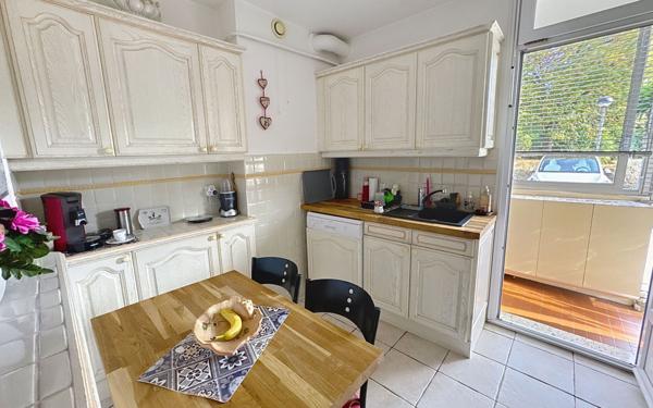 Appartement à vendre    3 pièces • 76,79 m2 Antibes