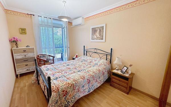 Appartement à vendre    3 pièces • 76,79 m2 Antibes