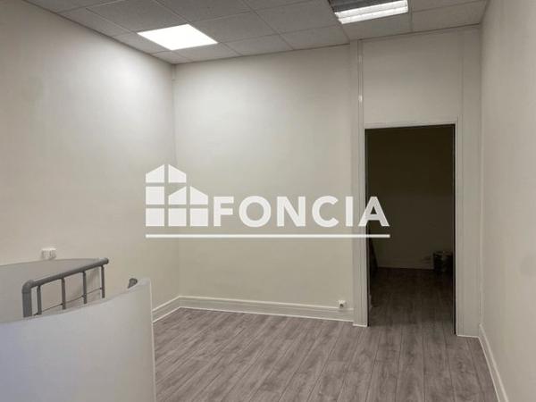 Location Local commercial 1 pièce 42 m² - 4 RUE DE LOING Paris 75014