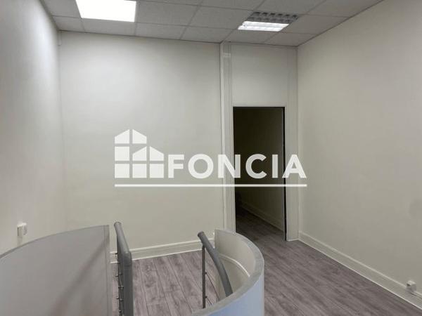 Location Local commercial 1 pièce 42 m² - 4 RUE DE LOING Paris 75014