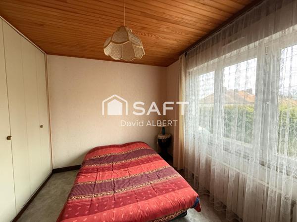 Maison familiale avec 5 chambres .