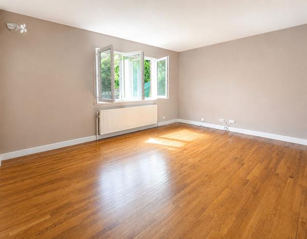 Maison familiale, 4 chambres et un terrain de 1500m2, proche Bar-sur-Aube