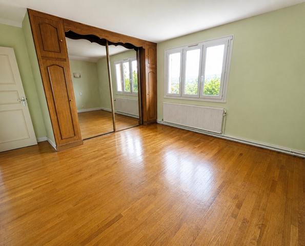 Maison familiale, 4 chambres et un terrain de 1500m2, proche Bar-sur-Aube